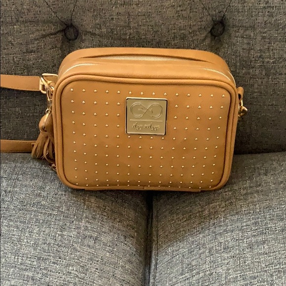 Itzy Ritzy Bags Chelsea Cole Itzy Ritzy Crossbody Diaper Bag Poshmark